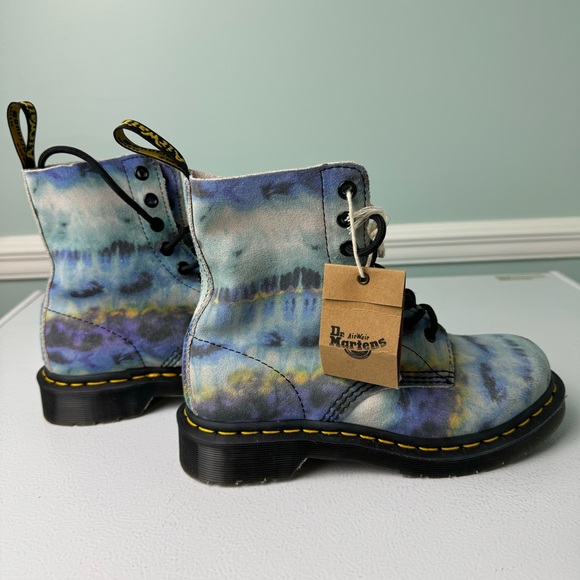 Dr. Martens NEW 1460 Pascal Blue Size 6 Summer Tie Dye Tumbled Women's N… - Picture 6 of 8
